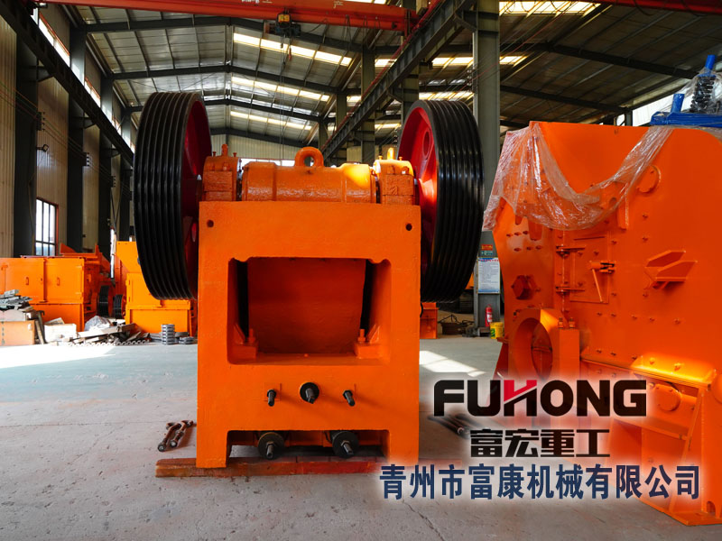 如何降低新型顎式破碎機在使用過程中的噪音問題？