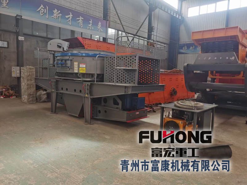 沖擊式破碎機單機有固定機型也有移動機型，用戶可根據(jù)實際情況進行選配